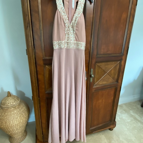 Dress the Population gown - Picture 5 of 5